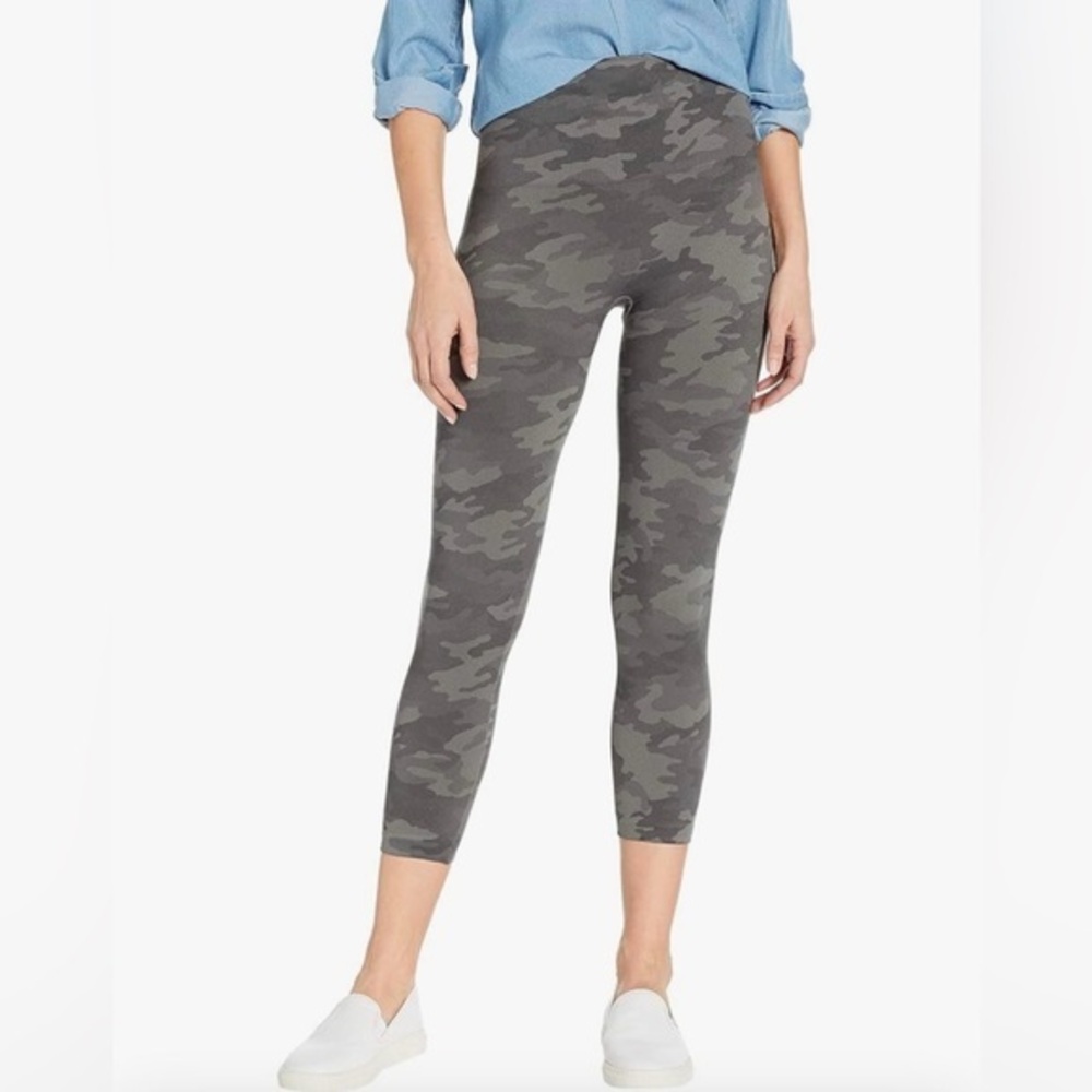 SPANX Look At Me Now Seamless Sage Camo Print High-Waisted Leggings Sz Medium